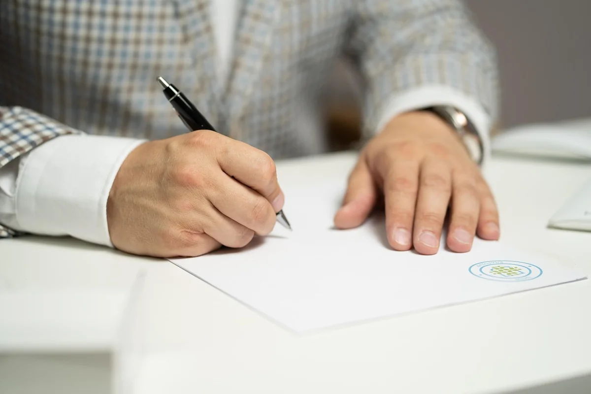 Exemples concrets de signature « pour ordre »